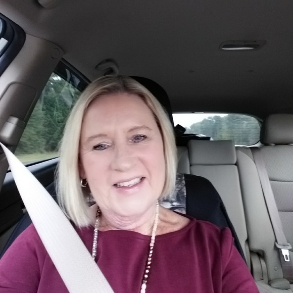 Meet your Posher, Brenda - Picture 1 of 1